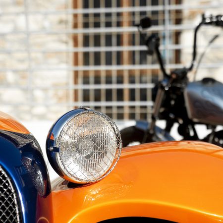 Detailaufnahme eines Oldtimerscheinwerfers, ASR AutoService Richter, Oldtimer-Restaurierung in Malsch